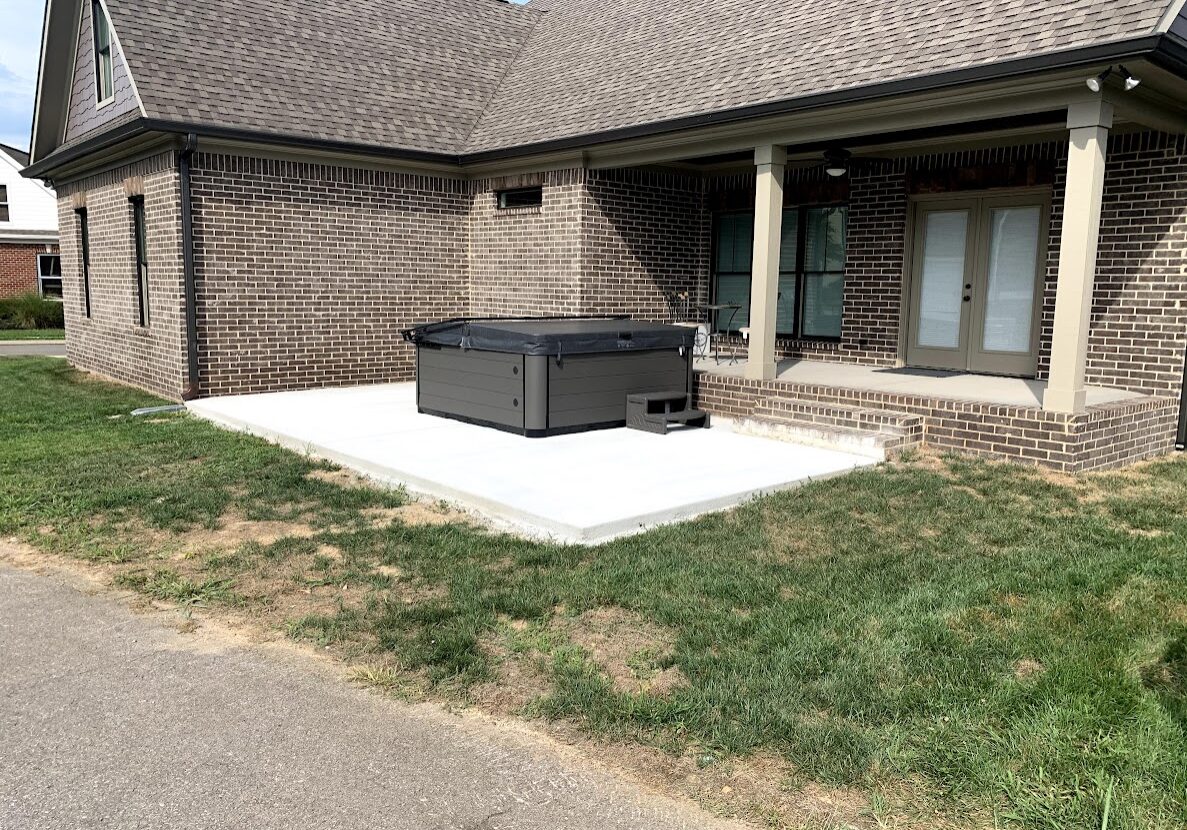 privacy tree installation in Ooltewah